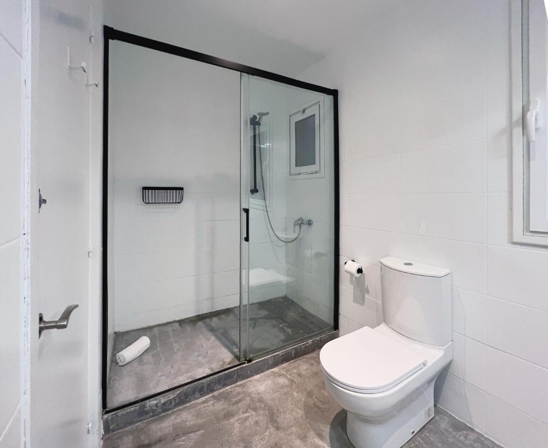 Stay U-Nique Apartments Rocafort Barcelona Bagian luar foto