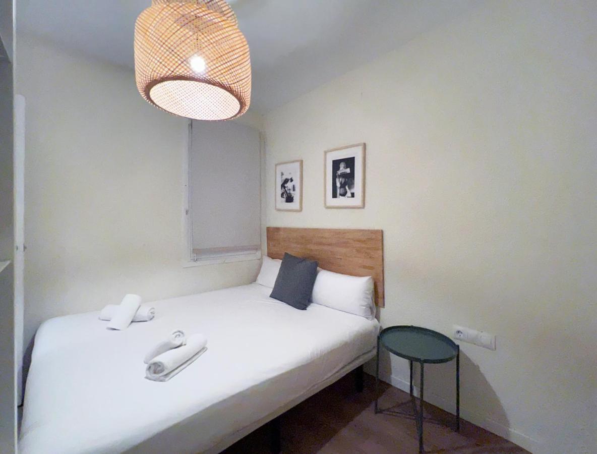 Stay U-Nique Apartments Rocafort Barcelona Bagian luar foto