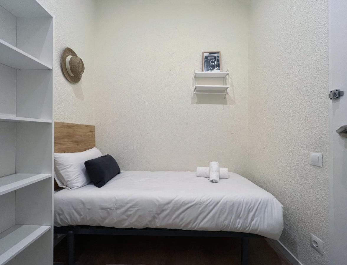 Stay U-Nique Apartments Rocafort Barcelona Bagian luar foto